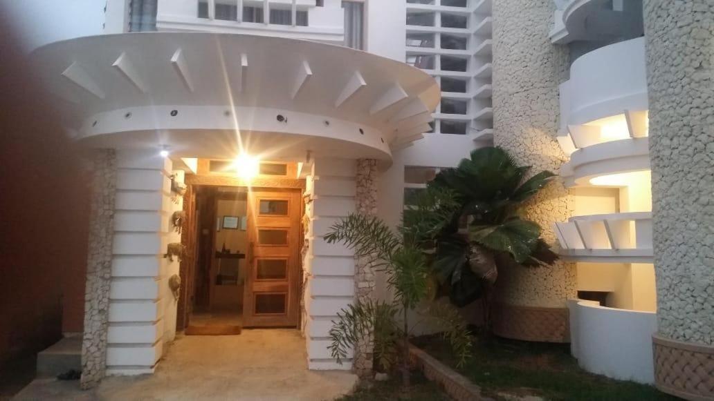 Peacock Park Hotel 우쿤다 외부 사진